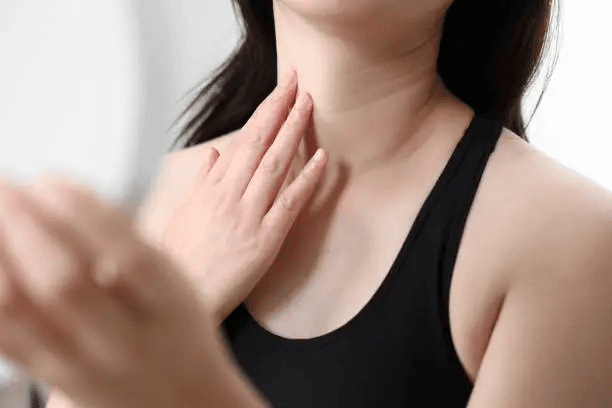 Neck aging concerns for Neck Lift consultation in Peshawar